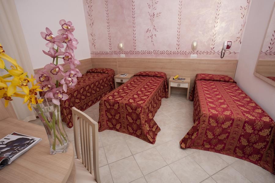 Hotel Rodi チェルヴィア エクステリア 写真